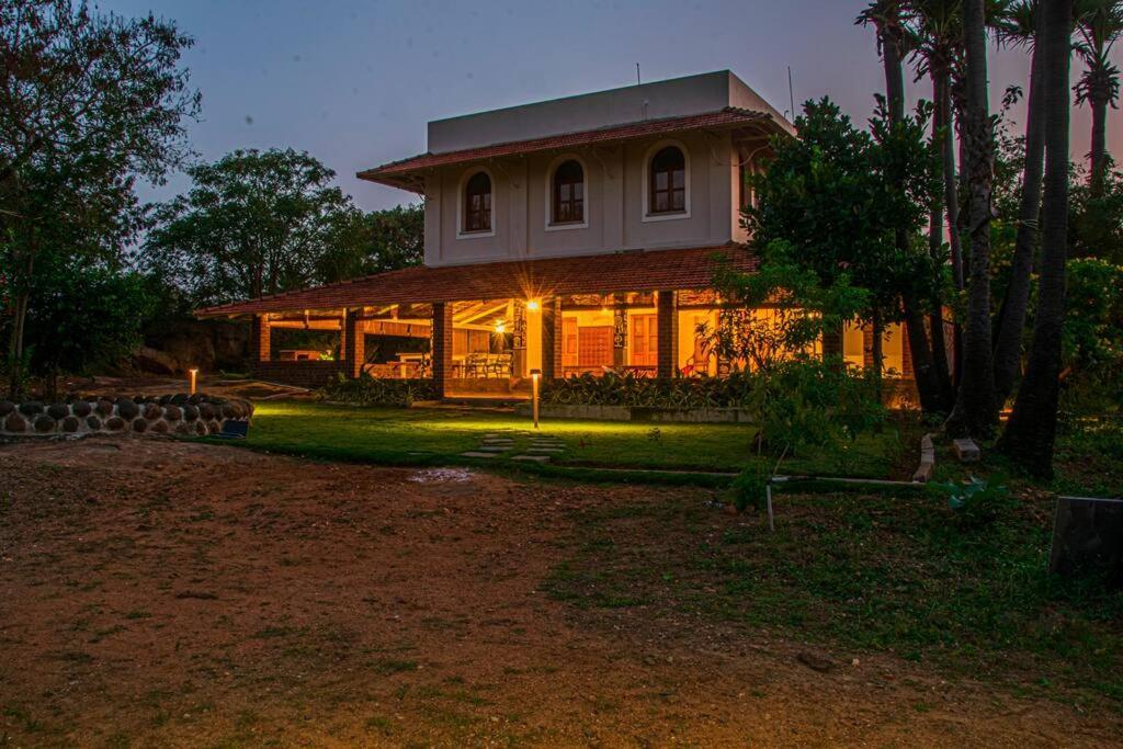 Holy Mountain Villa - Tiruvannāmalai Exteriör bild
