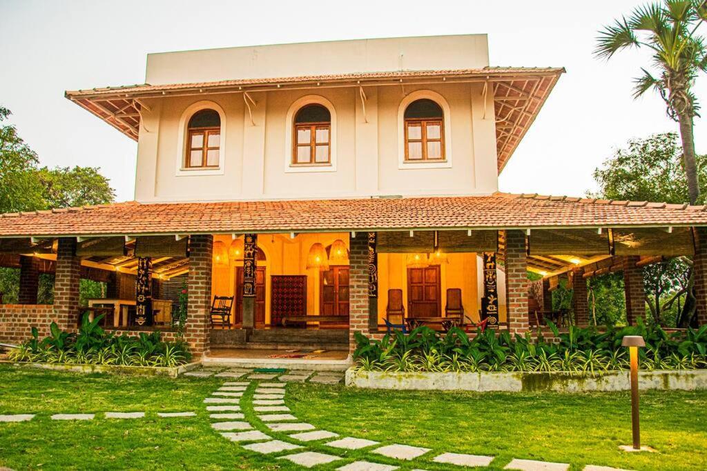Holy Mountain Villa - Tiruvannāmalai Exteriör bild
